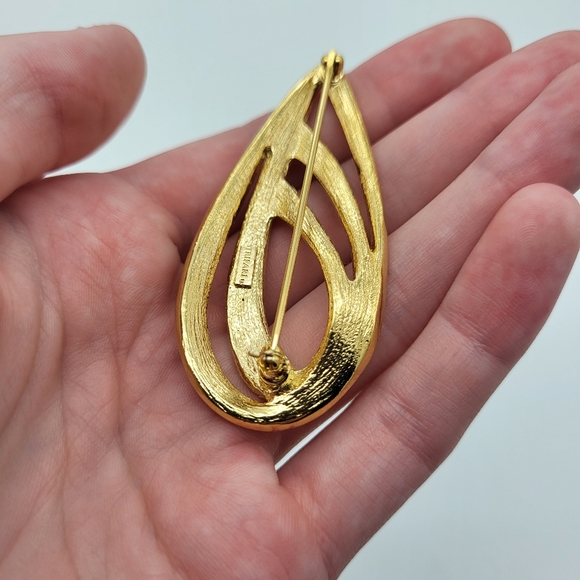 Vintage Trifari pin - Picture 3 of 4